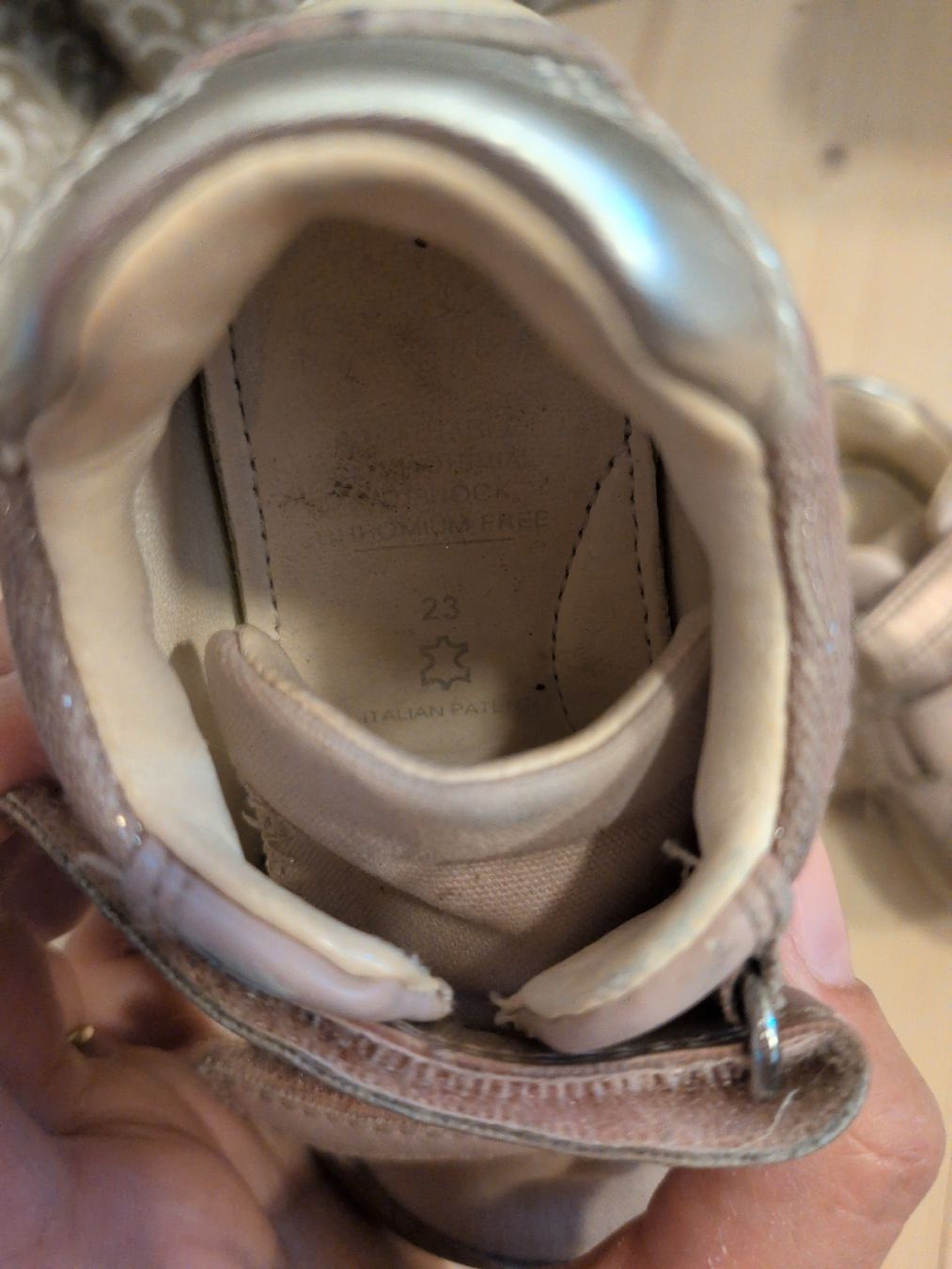Geox Schuhe für Mädchen: Geox Schuh Gr. 23 – Gebraucht aus Oberhelfenschwil von Tattar 1