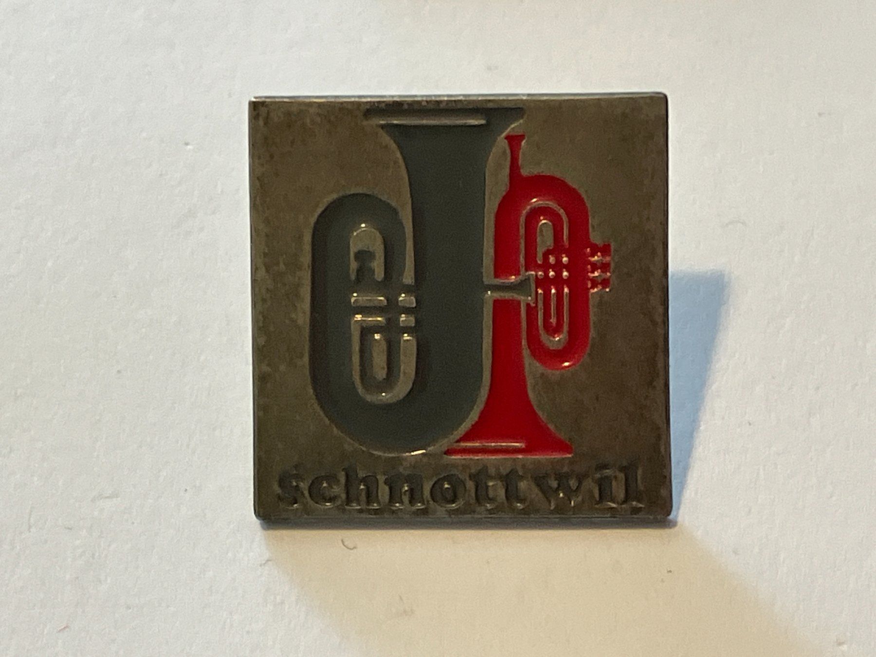 Placchette & Badge: 1 Pin Schnottwil – Usato da Basel venduto da djwwpp
