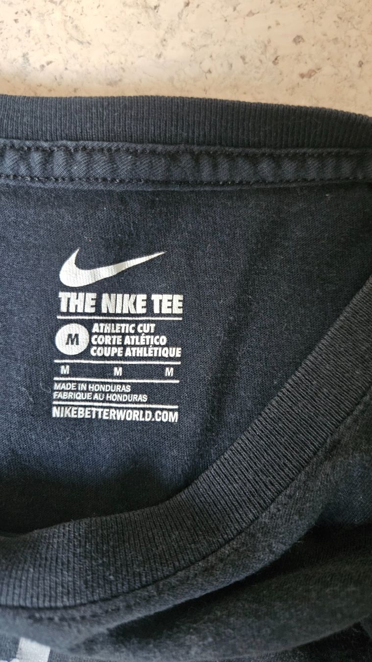 Nike Chemises, T-shirts & Polos: T-Shirt Nike – D'occasion à Münchenbuchsee par Yothu 2
