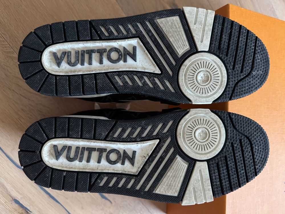 Louis Vuitton Scarpe da uomo: Louis Vuitton Sneaker Schwarz/Weiss – Usato da Kirchberg SG venduto da rau_6zk9 2