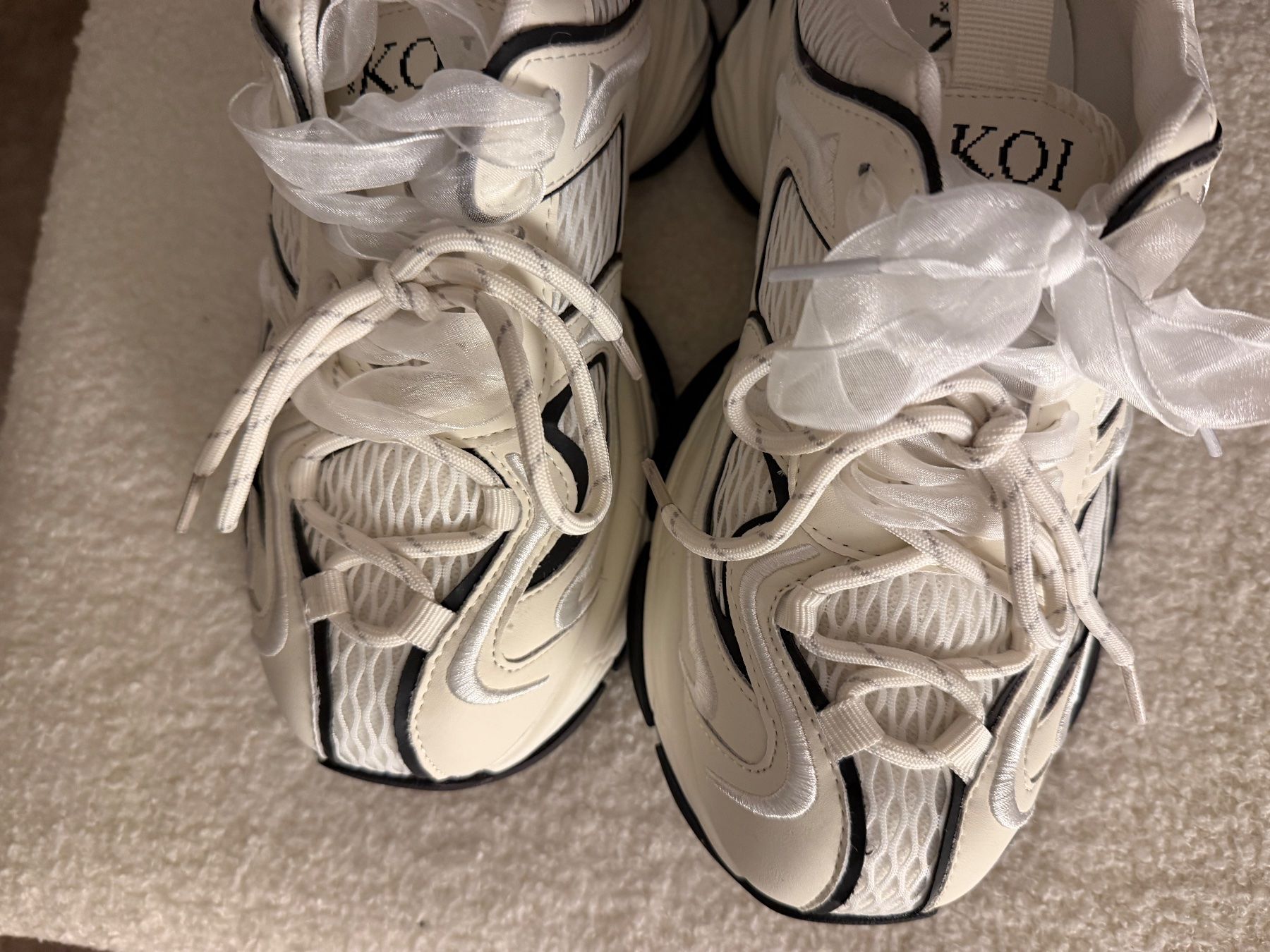 Chaussures femmes: KOI Sneakers – Neuf (Voir description) à Baar par Helena.29 2