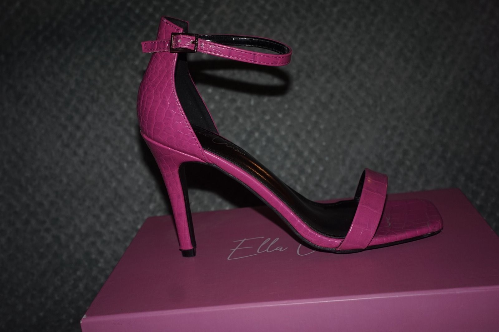 Scarpe da donna: rosa pumps – Usato da Wohlen AG venduto da yes_6sjl 1