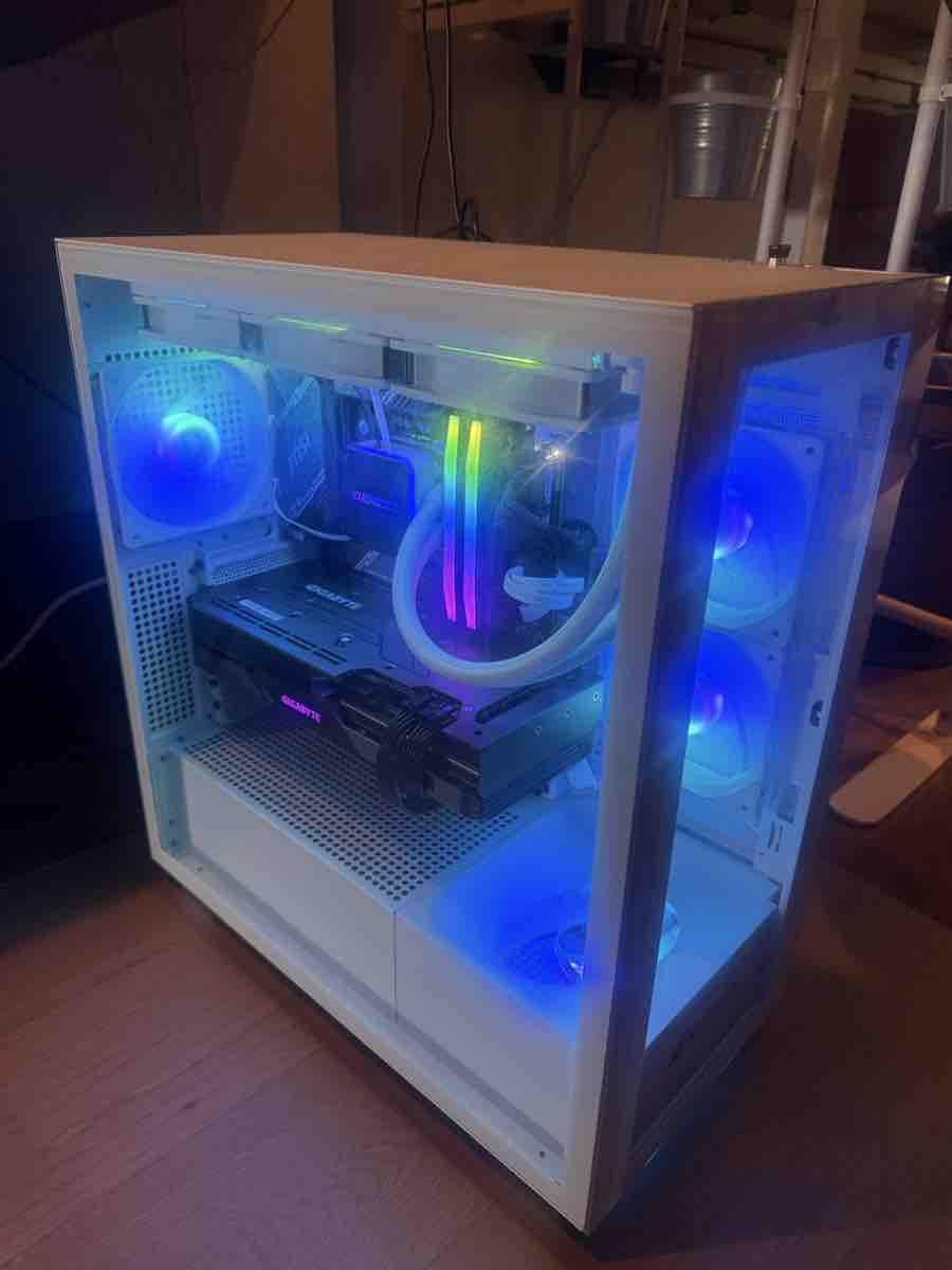 PCs: Gaming PC White Tower Gigabyte GPU Like New – Gebraucht aus Fribourg von qua_kl8m