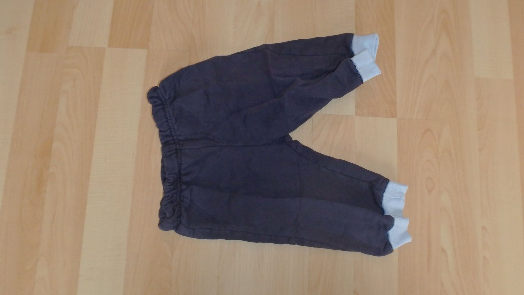 Pantaloni: Trainerhose Gr 80 – Usato da Riehen venduto da India13