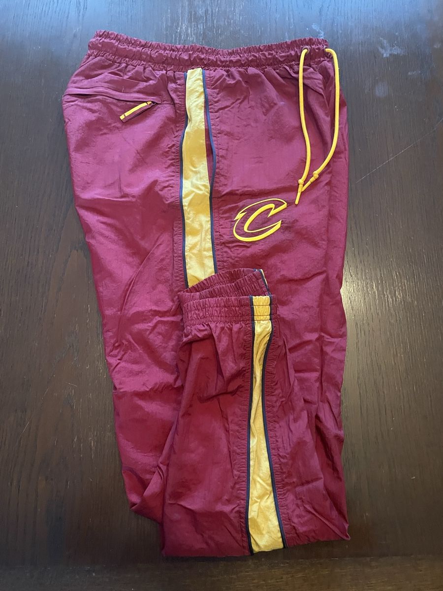 Nike Pantaloni: Sportswear Cleveland Cavaliers M – Nuovo (secondo la descrizione) da Lossy venduto da Kamikeeze 1