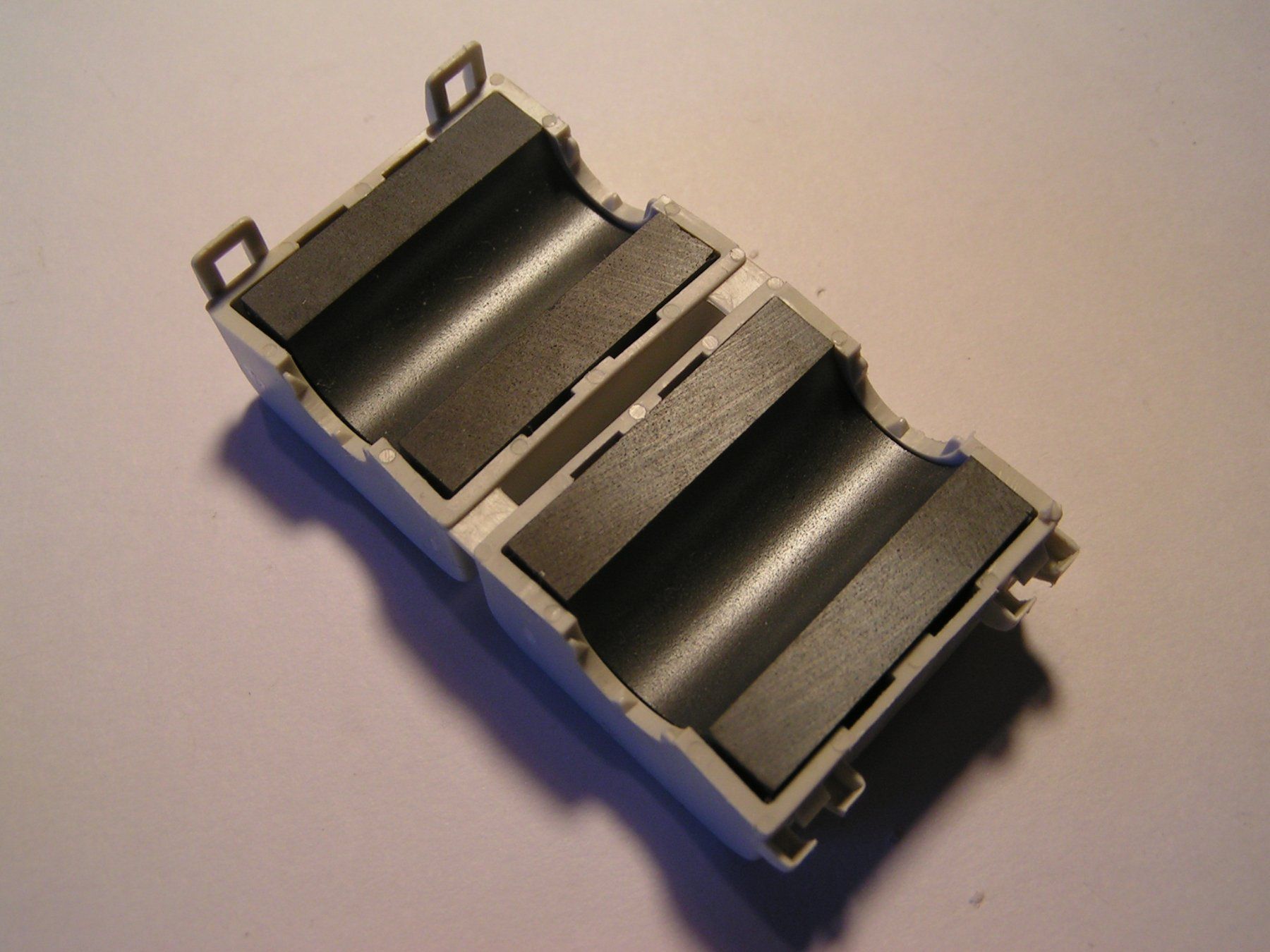 Componenti elettronici: Klapp-Ferrit  SFC-10   149Ohm @ 25MHz – Nuovo e nell'imballaggio originale da Nussbaumen AG venduto da Muerik 1