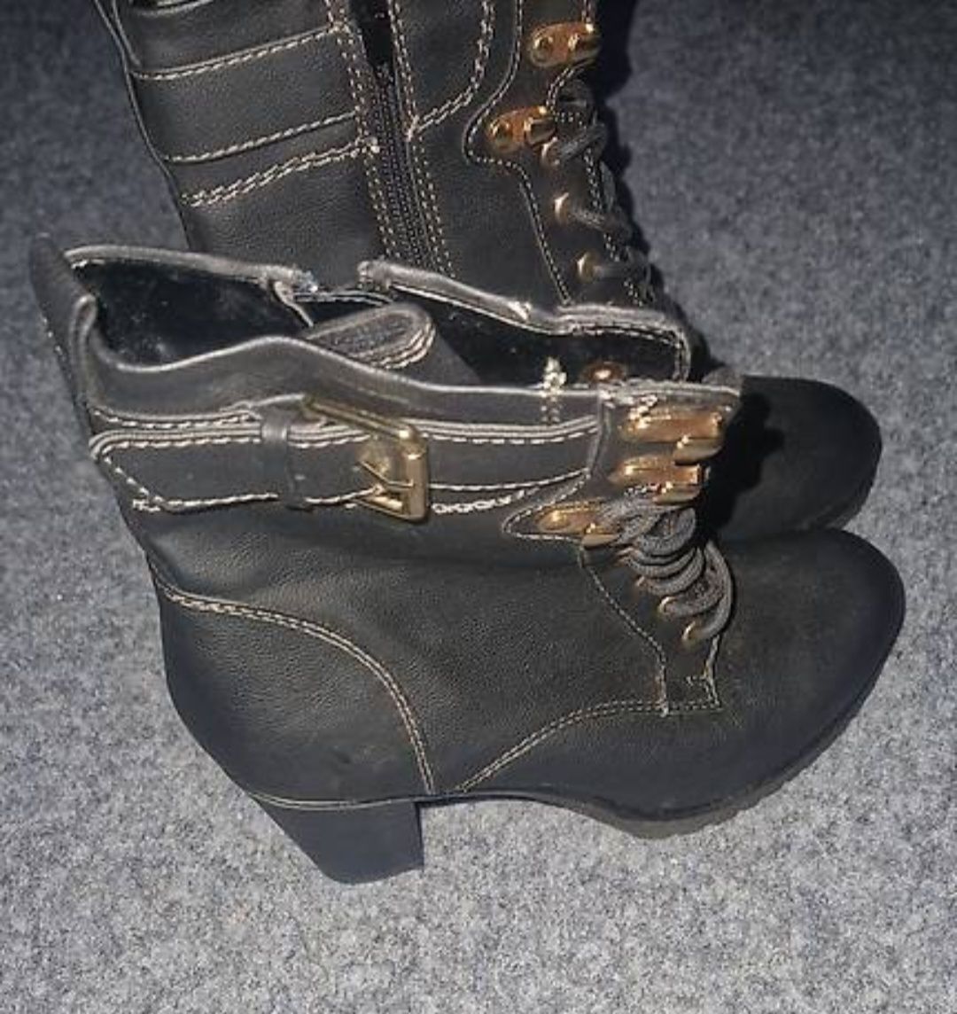Scarpe da donna: Schwarze Damen Winterstiefel mit Absatz Gr. 39 – Nuovo (secondo la descrizione) da Basel venduto da gio_d9qn 1