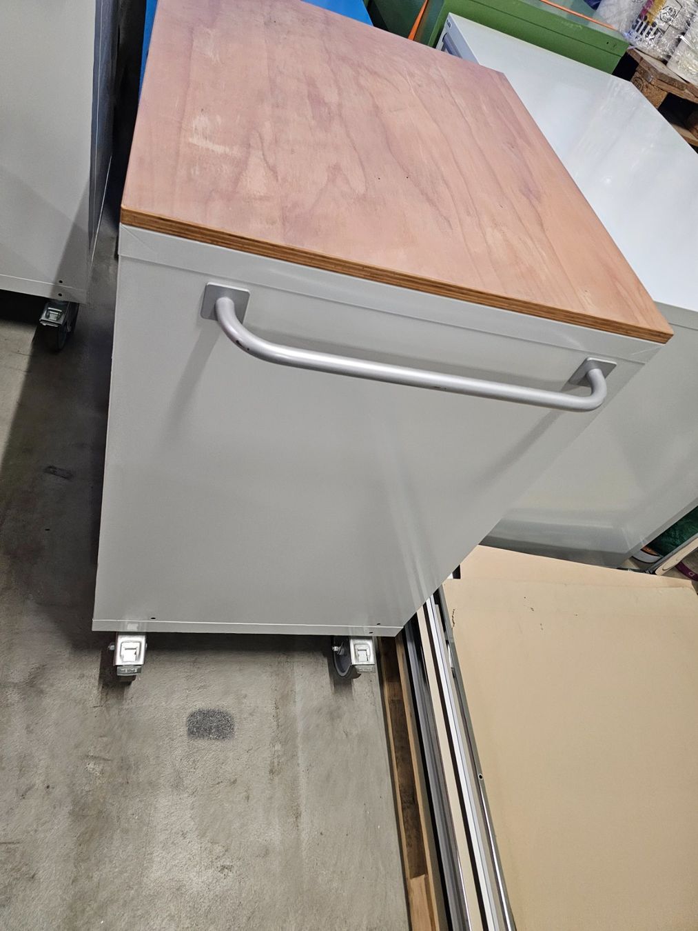 Lista Banchi da lavoro: Werkzeugwagen,-Arbeitstisch Lista – Usato da Oberburg venduto da Dro_Ct2 1