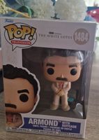 Funko Pop! The White Lotus - Armond with Suitcase, Nr. 1484