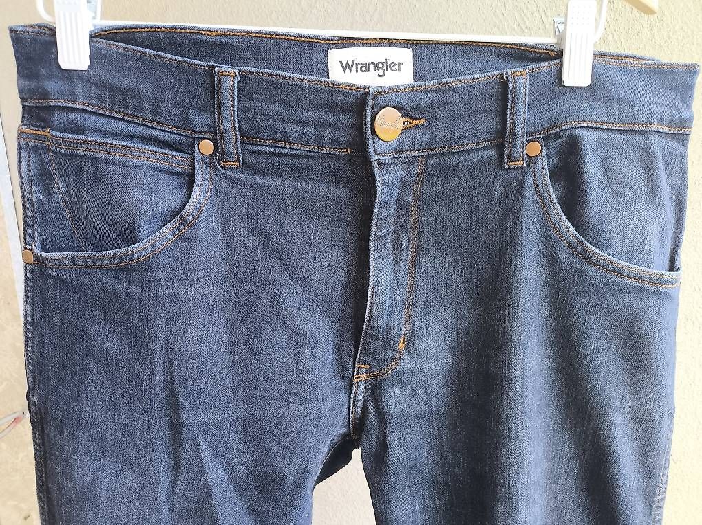 Jeans: Wrangler Jeans Uni Blau bleu 31/34 slim  – Usato da Wädenswil venduto da Preppy 3
