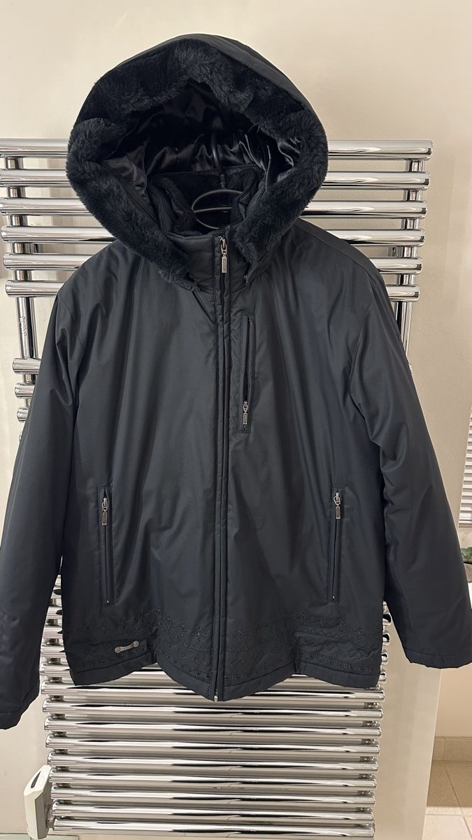 Spyder Jacken: Spyder Winterjacke, Schwarz, Damen, Grösse 38 – Gebraucht aus Ettingen von slg_4107