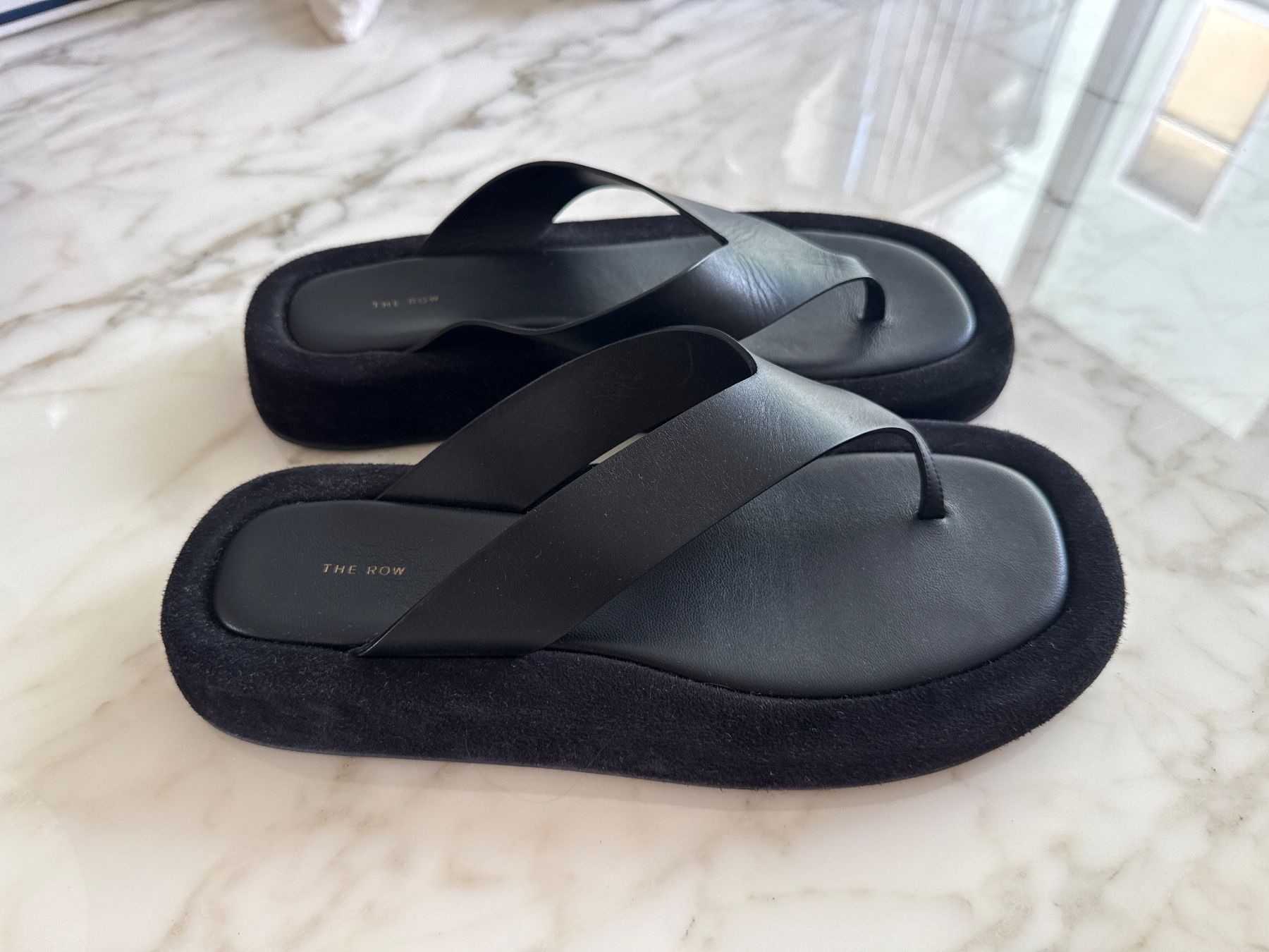 Scarpe da uomo: The Row Leder Flip Flops, Schwarz – Usato da Zürich venduto da ele_nd88 2