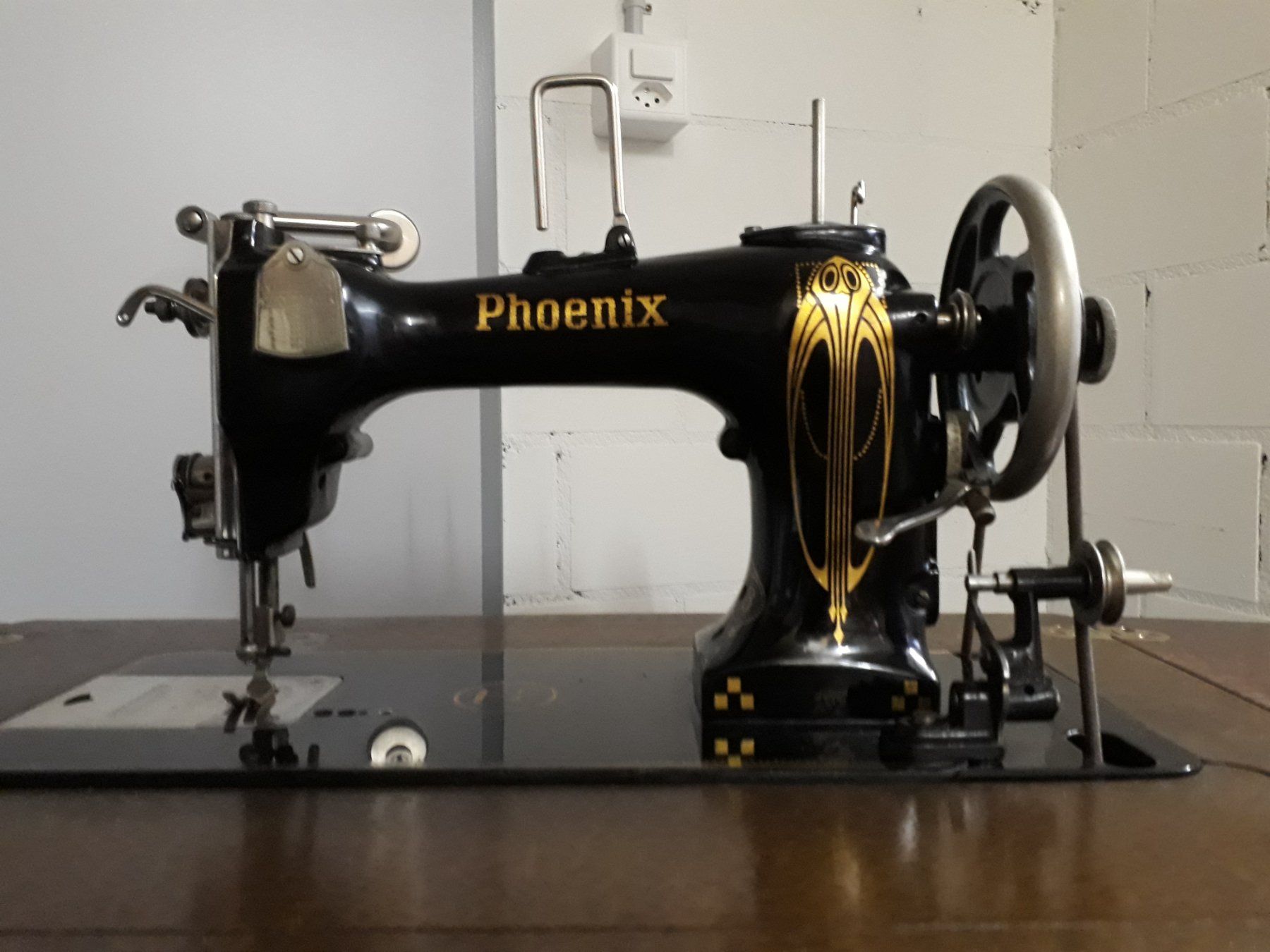 Phoenix Macchine da cucire: Antike Nähmaschine Phoenix – Usato da Weinfelden venduto da heibo02 1