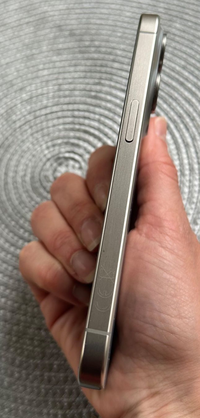 Apple Telefoni cellulari / Smartphones: iPhone 15 Pro in top conditions – Usato da Zürich venduto da dariovalerio 3