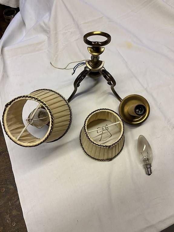 Lampade: 2 Antike Wandlampen mit Schirm – Usato da Kaiseraugst venduto da mengster 1