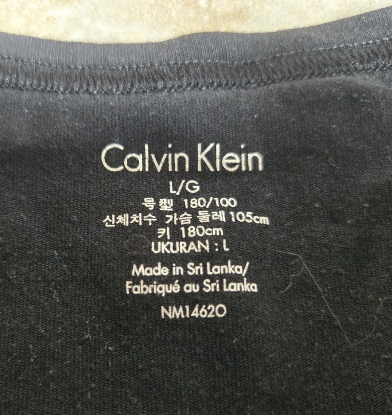 Calvin Klein T-shirt: T-shirt Calvin Klein noir taille L – Usato da Chailly-Montreux venduto da svenm53 2