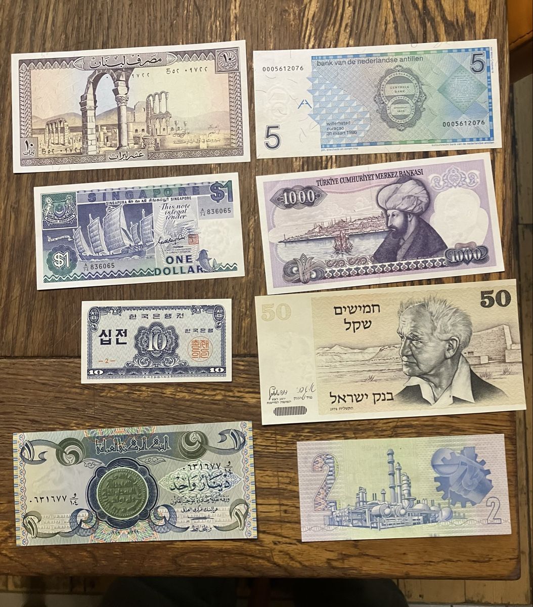 Banconote: Lot de billets de banque internationaux diversisés – Usato da Puidoux venduto da lemacos