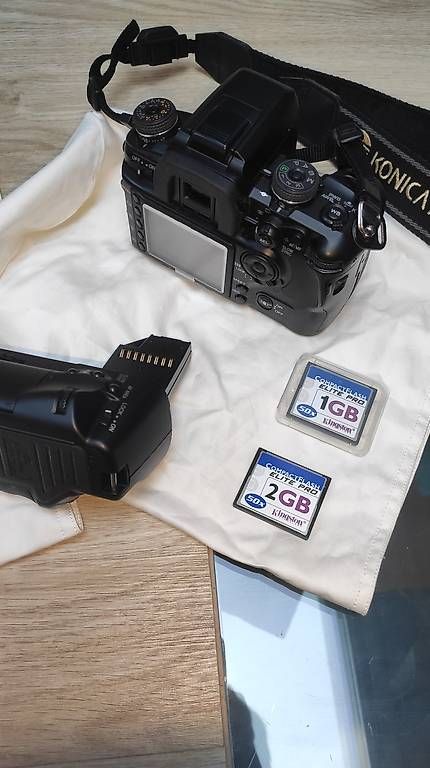 Minolta Fotocamera: 2 Réflex numérique Pro Konica Minolta + plusieurs objectifs – Usato da Pampigny venduto da nic_575j 3