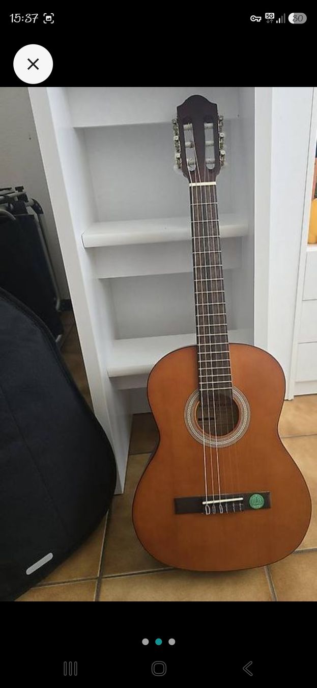Strumenti musicali: chitarra classica 1/2 – Usato da Tegna venduto da reg_yny5