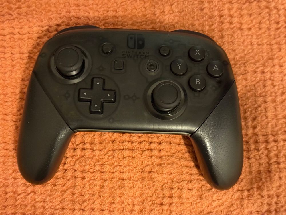 Nintendo Switch Pro Controller (Gebraucht) in Küsnacht ZH für CHF 26.5 ...