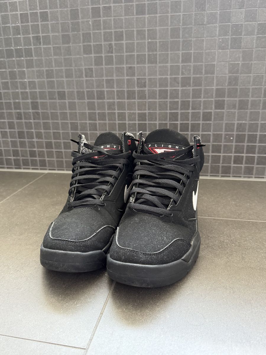 Nike Herrenschuhe: Nike Air Flight Mid Schwarz Grösse 42 – Neu (gemäss Beschreibung) aus Rüfenacht BE von lis_rc6n 1
