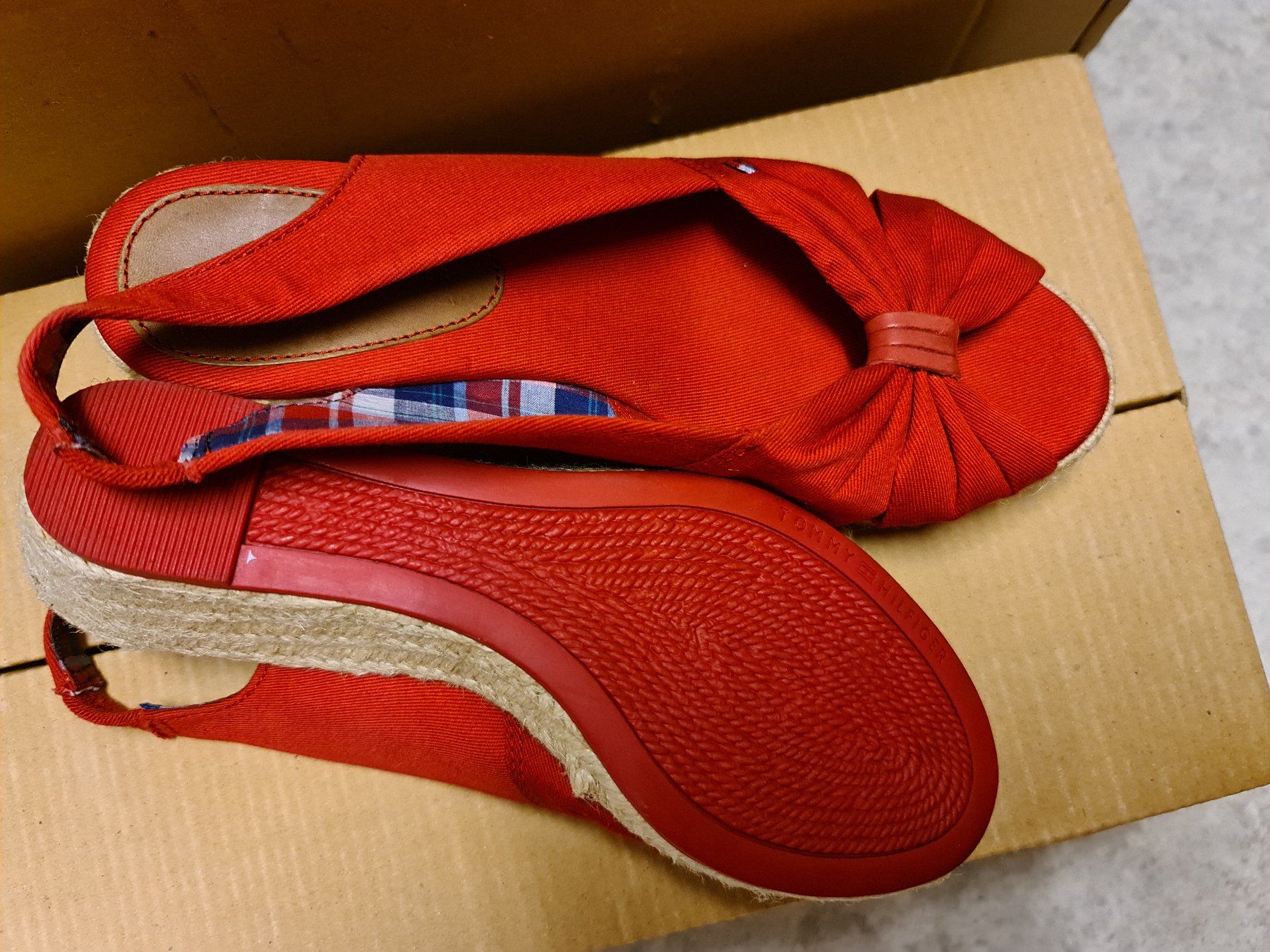 Tommy Hilfiger Damenschuhe: Damen Sandale von Tommy Hilfiger – Gebraucht aus Rümlang von olli75 1