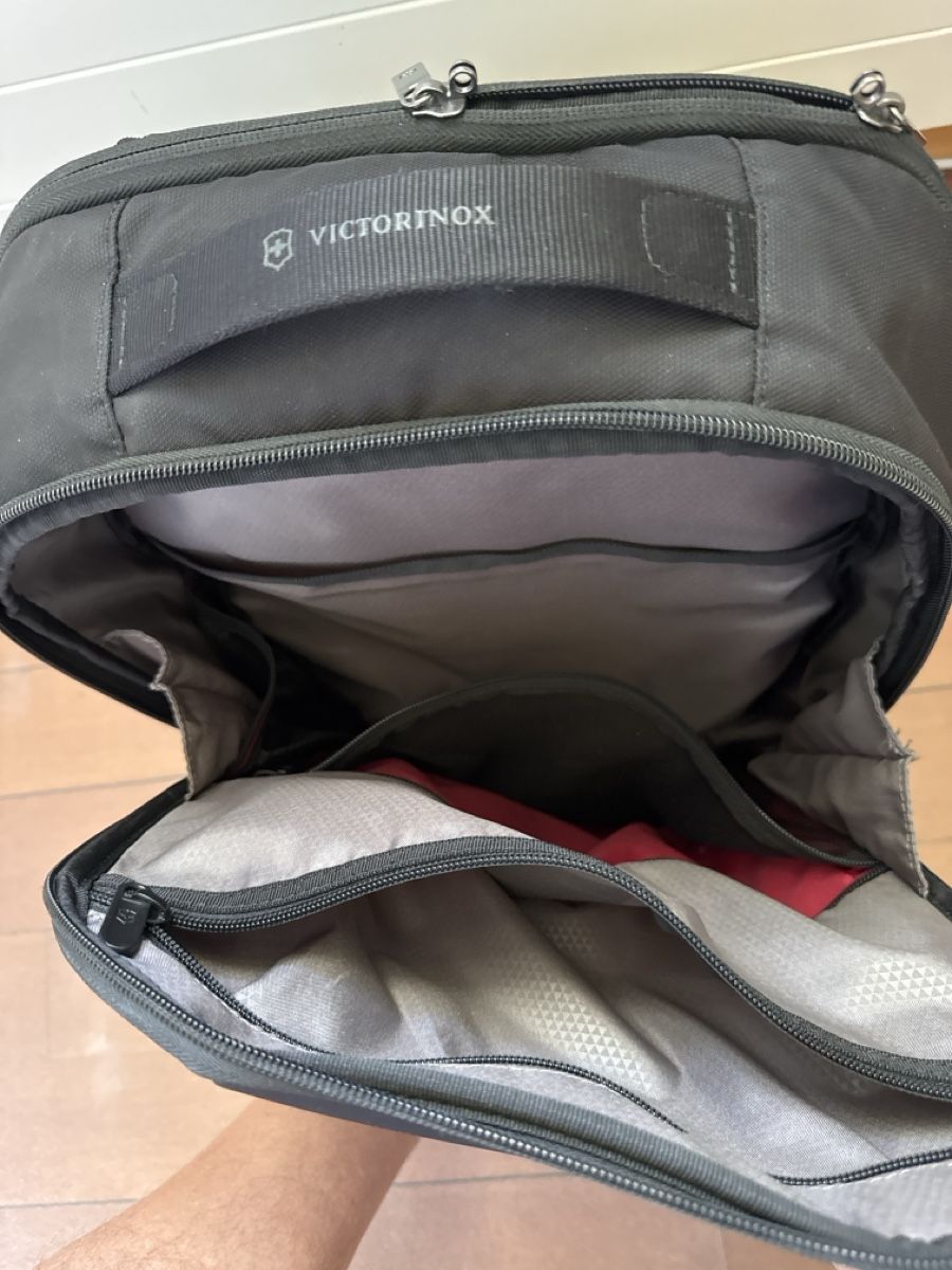 Victorinox Zaini: Victorinox Backpack Rucksack Schwarz Gepolsterte Fächer – Usato da Dättwil AG venduto da mabo61 1