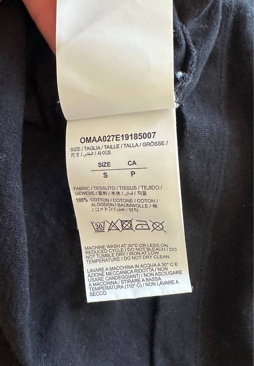 Off-White T-Shirts: Off white Tshirt  – Gebraucht aus Pfäffikon ZH von Nataliia. 3