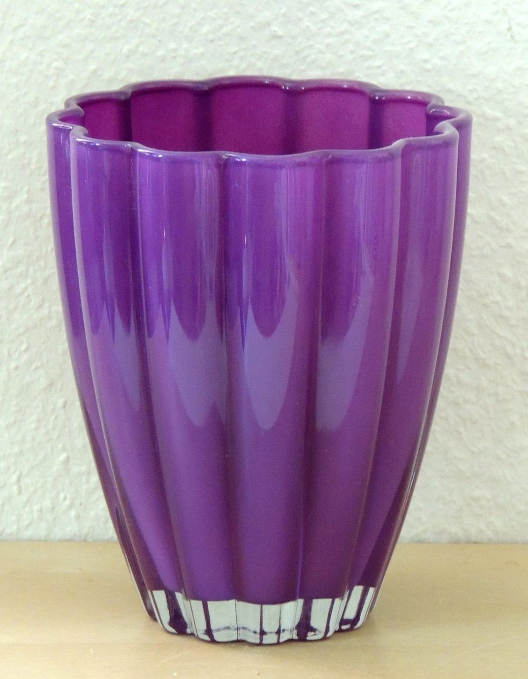 Vasi & Recipienti: Vase cannelé en verre violet – Usato da La Chaux-de-Fonds venduto da ben2300 1