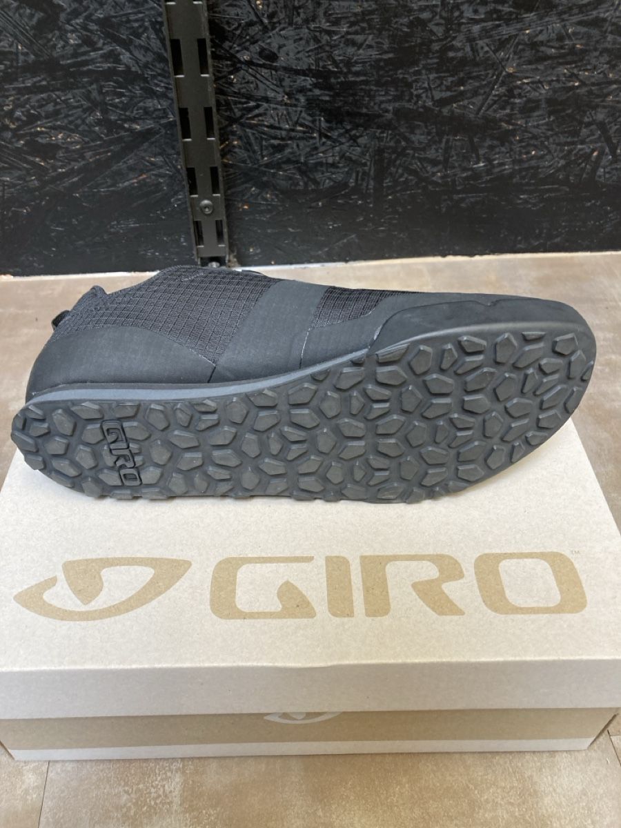 Giro Scarpe da uomo: Giro Tracker Flatpedal Schuhe grösse 42 – Nuovo e nell'imballaggio originale da Zürich venduto da Barspin 2