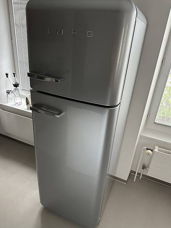 Frigoriferi: Kühlschrank Smeg – Usato da Rüti ZH venduto da Powerbau