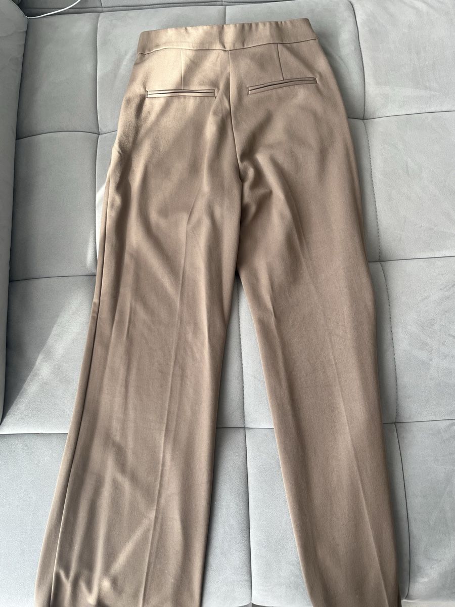 H&M Pantalons: H&M Stoffhose – D'occasion à Grenchen par rahel_98 2