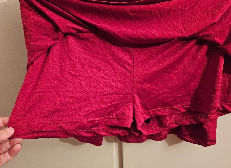 Jupes: Minirock mit Hosen – D'occasion à Winterthur par chiaroscuro27 1