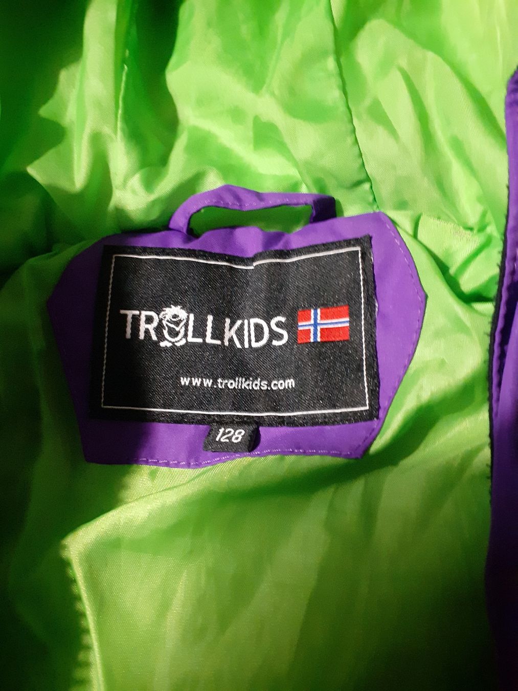 Trollkids Jacken & Mäntel: Trollkids Kinder Steppjacke violett Grösse 128 – Gebraucht aus Kloten von elb_9qvr 1