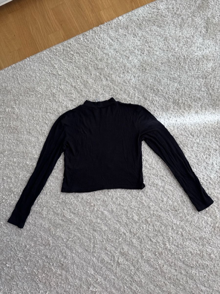 H&M Top: H&M Divided Schwarzes Langarmshirt, Gr. S – Nuovo (secondo la descrizione) da Gächlingen venduto da anjuli_123 2