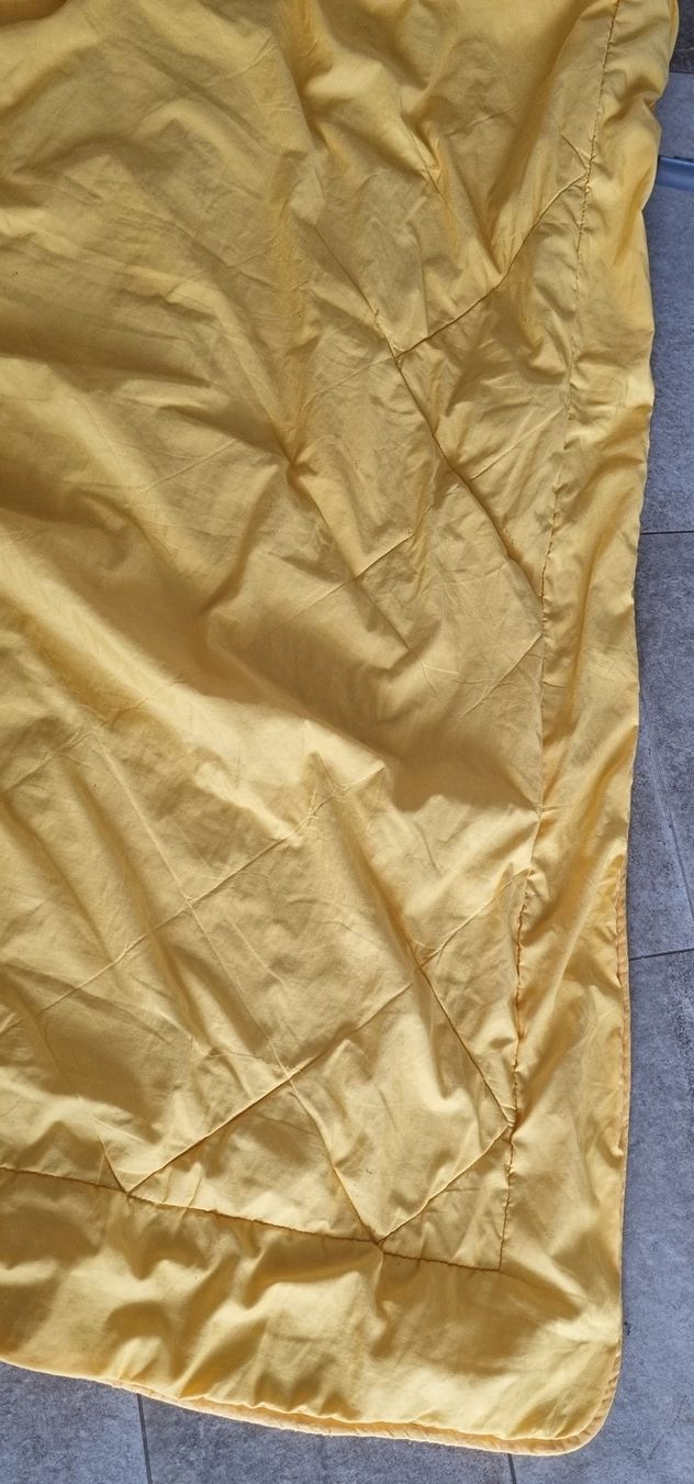 Coperte: Sommerbettsteppdecke 200x210 – Usato da Grossdietwil venduto da GNOM313 1