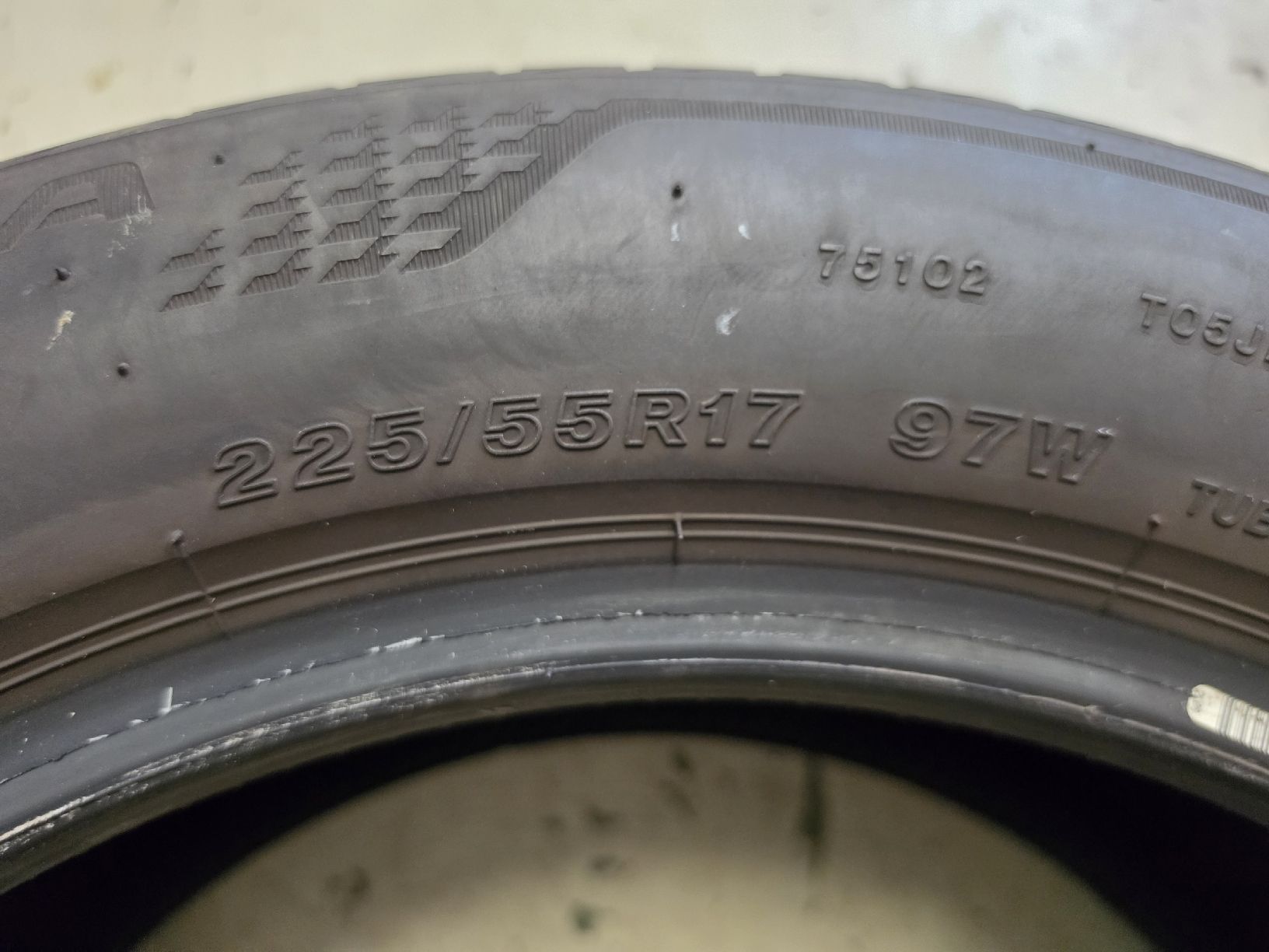 Pneus & Roues: 225/55R17 – D'occasion à pratteln par fir_nhg5 3