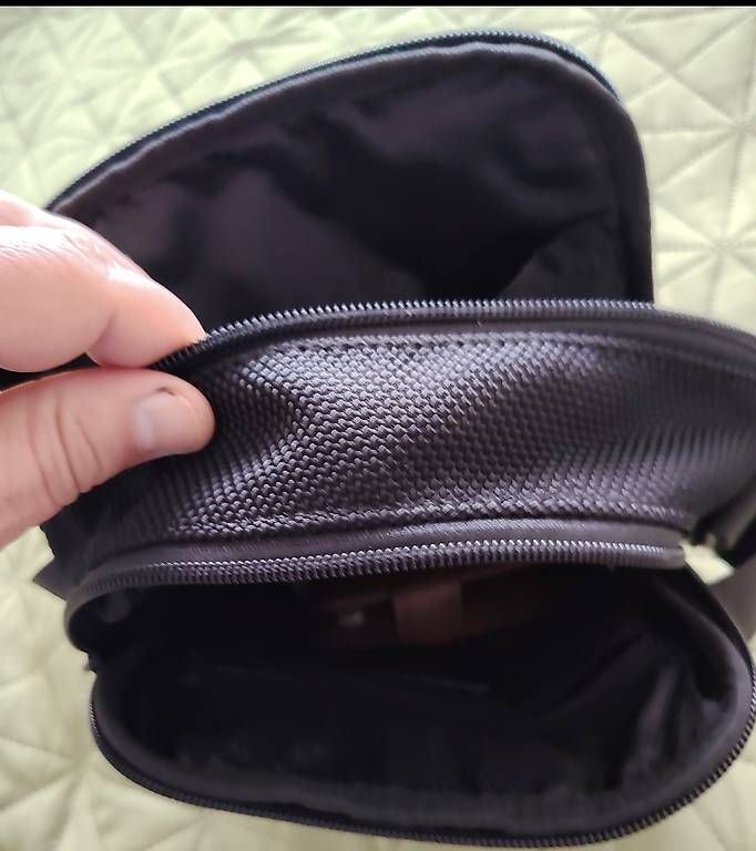 Taschen: Umhängetasche 3 Fächer Carrera – Neu und originalverpackt aus Balgach von ste_wqc7 2