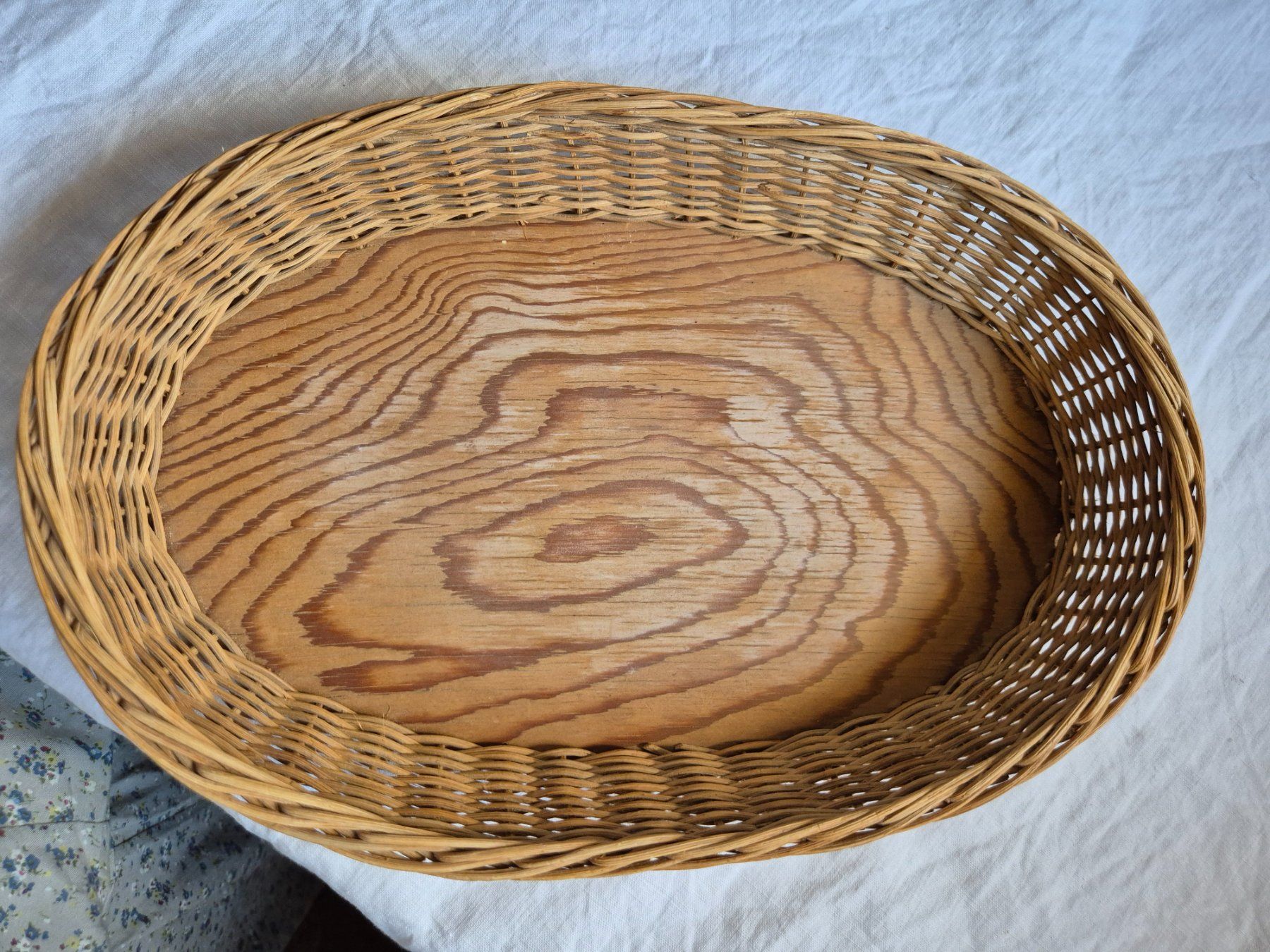 Sonstiges für Haushalt & Wohnen: Corbeille en osier et bois clair, 27 x 16.5 – Gebraucht aus Fey von sverigi
