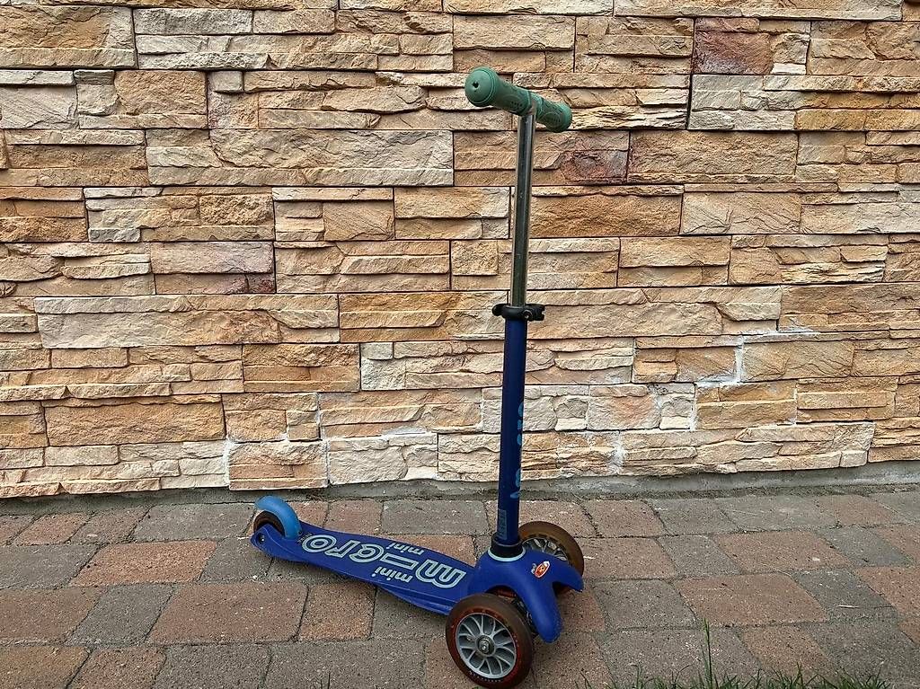 Kickboard: Monopattino Mini Micro + casco originale Micro CHF 20 – Gebraucht aus Gravesano von tut_d8st