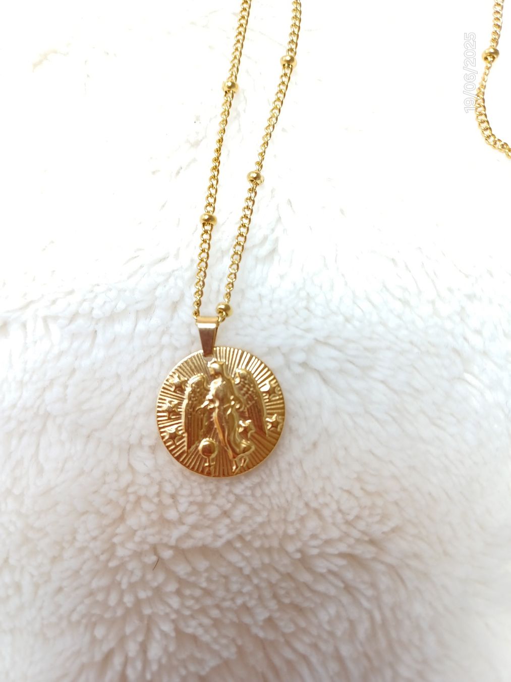 Catenine: Kette mit Jungfrauenzeichen-Anhänger – Nuovo e nell'imballaggio originale da Würenlos venduto da Abracadabra26 1