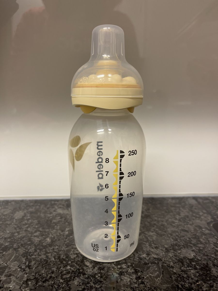 Medela Pasti del neonato: Medela Calma Muttermilchflasche mit Sauger – Usato da Rapperswil SG venduto da Jule1410
