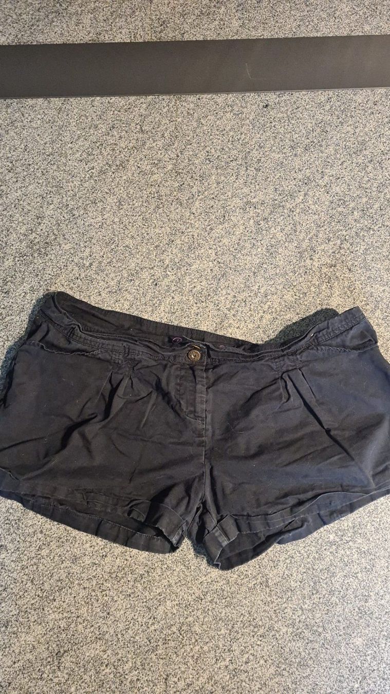 Pantaloni: Shorts Gr. 42 – Usato da Tenniken venduto da Pasci1990