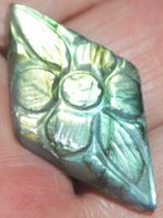 Deko - Heilstein L-634 – Flash Labradorit mit Blume –35x19mm