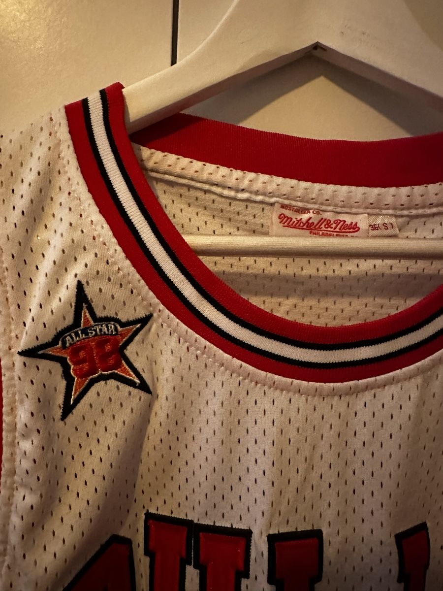 Canottiere & Pantaloni: Michael Jordan Trikot 1998 – Usato da Bern venduto da XXM38 1