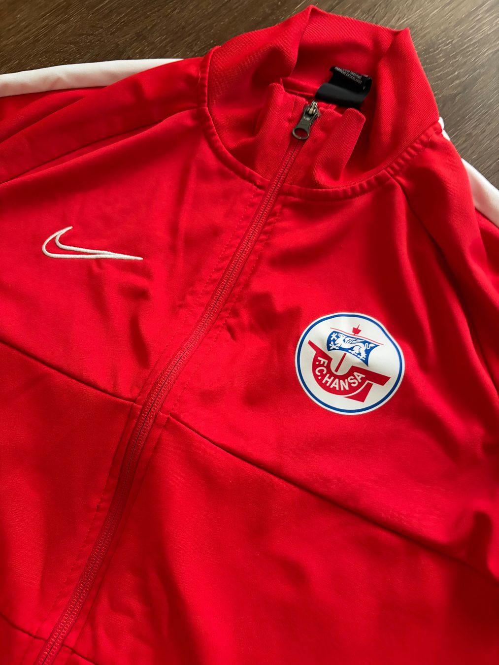 Nike Maillots de corps & Pantalons: Hansa Rostock Traineroberteil Gr. M – D'occasion à Muttenz par bargain_hunter 1