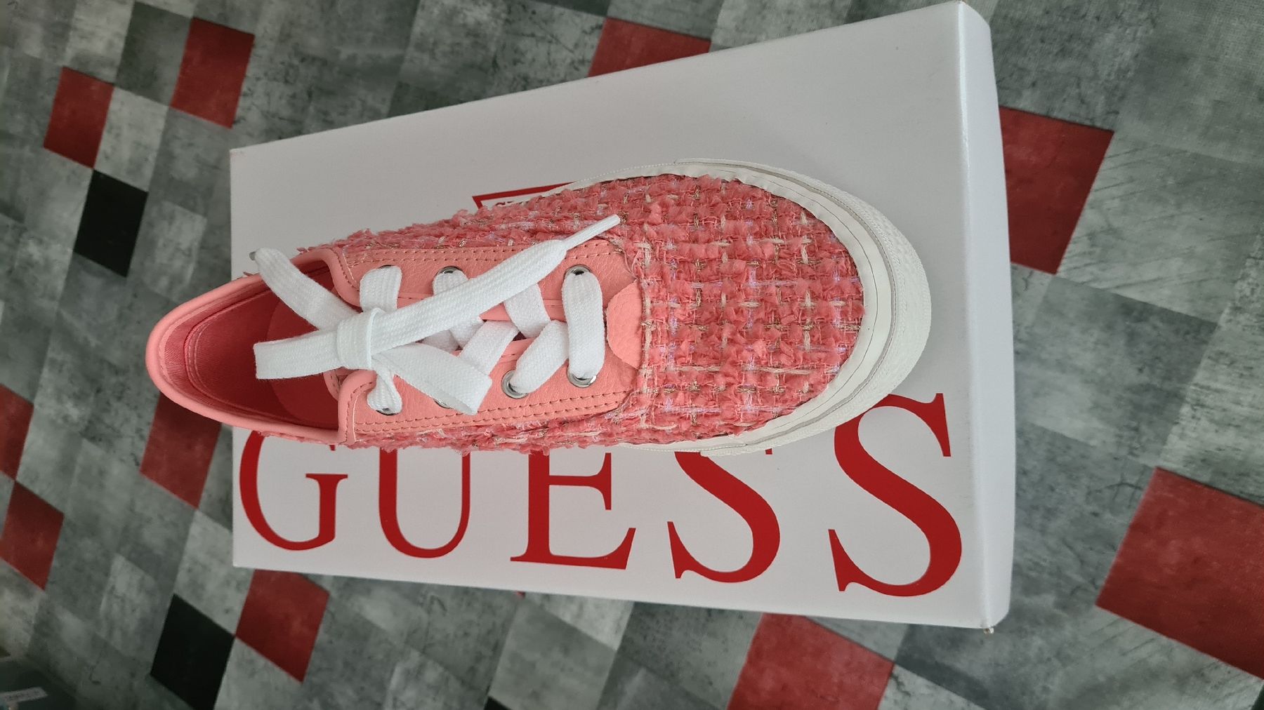 Guess Scarpe da donna: Guess Damensneaker Gr.37 – Nuovo e nell'imballaggio originale da Diessenhofen venduto da viki_szabo 1