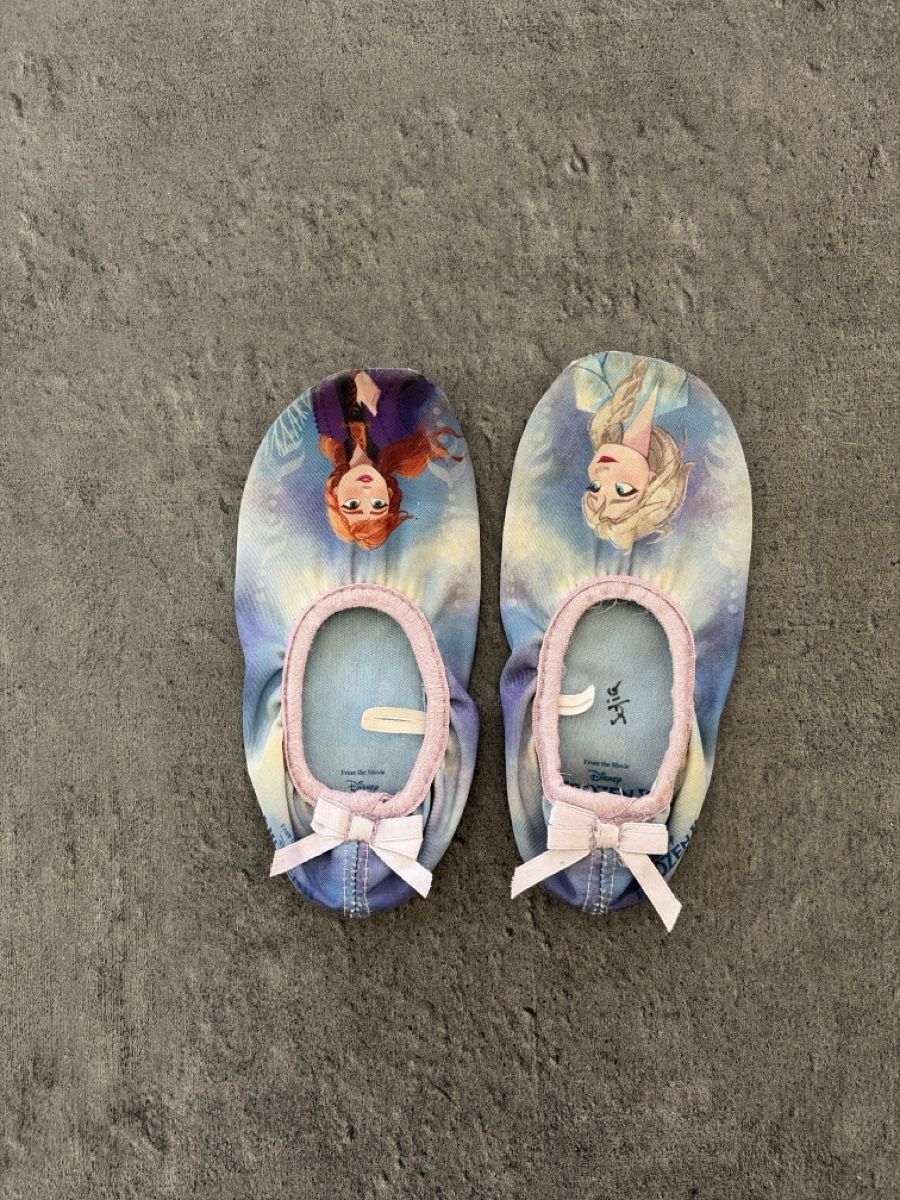 Scarpe per ragazze: Chaussons Reine des Neiges, taille 25 – Usato da Liddes venduto da Couik