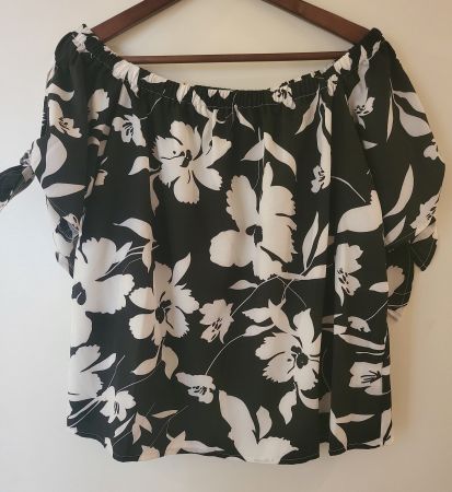 Schöne Carmen Bluse schwarz/weiss