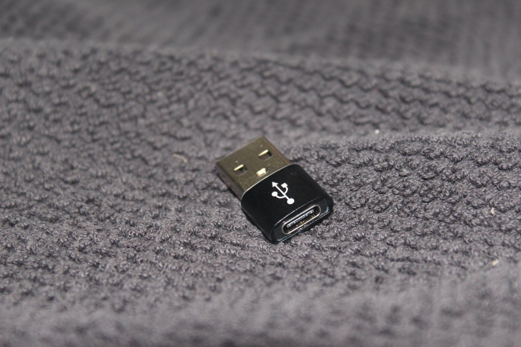 Unità & Adattatore: USB C auf USB A Adapter Konverter iphone ipad schwarz – Nuovo (secondo la descrizione) da Kirchdorf AG venduto da Apost008